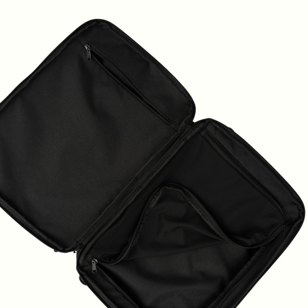 Two inside compartments. Everything within reach.