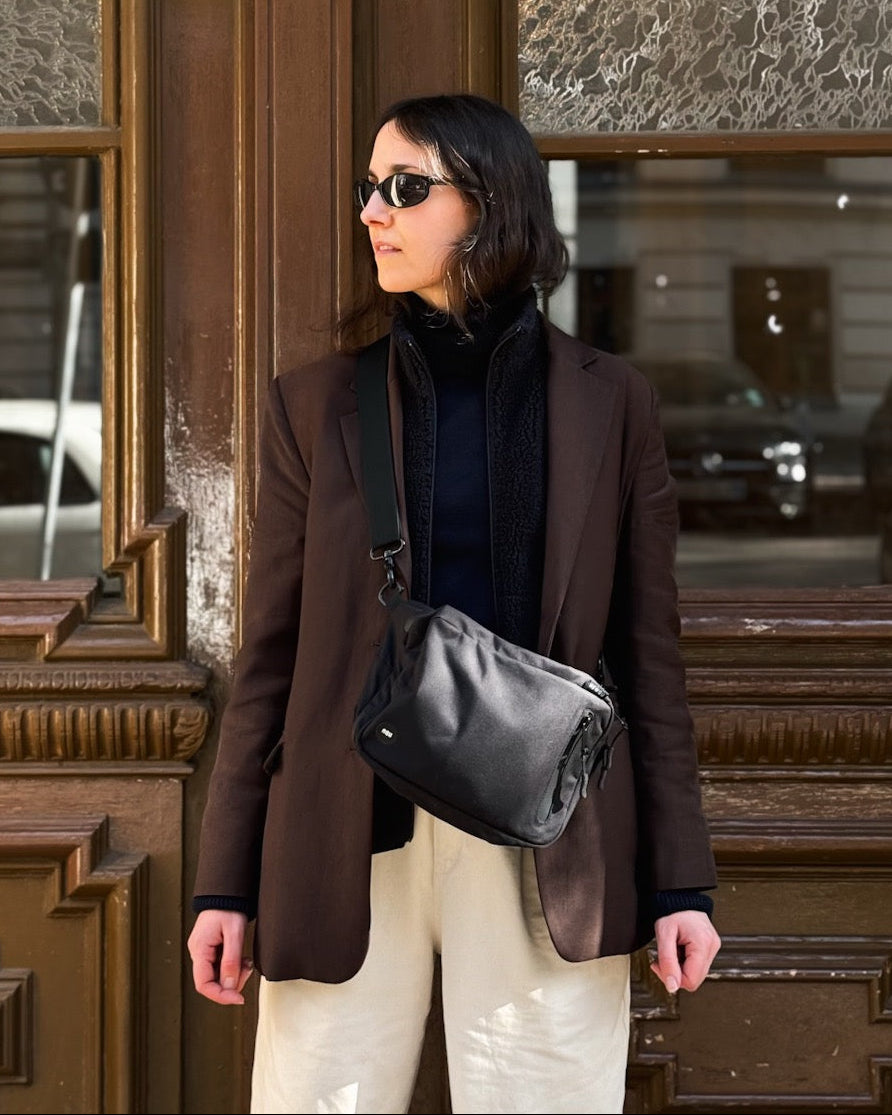 NEWQU NQ1 Modularer Rucksack als Reiserucksack in urbaner Umgebung