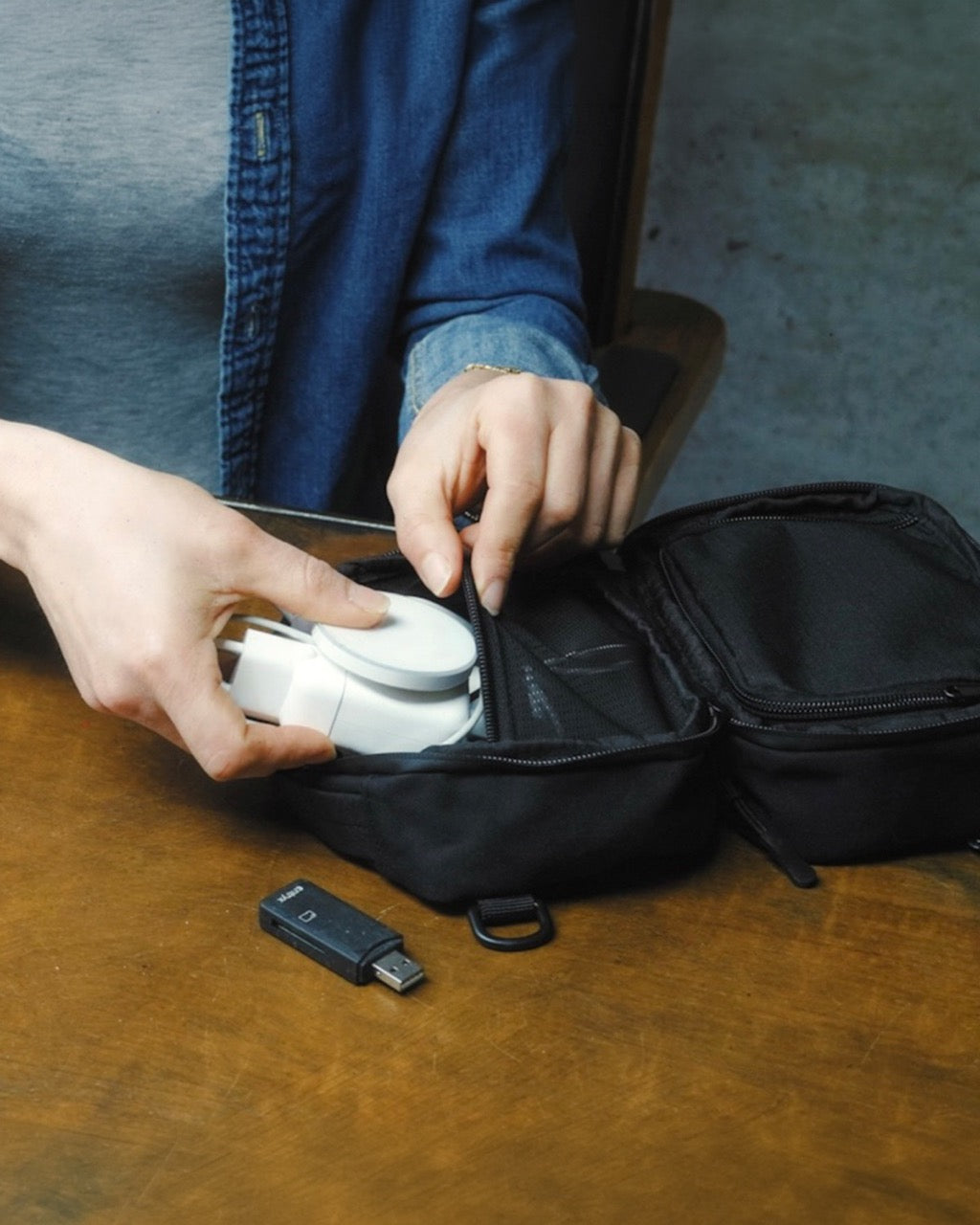NEWQU NQ1 Modularer Rucksack als Reiserucksack in urbaner Umgebung