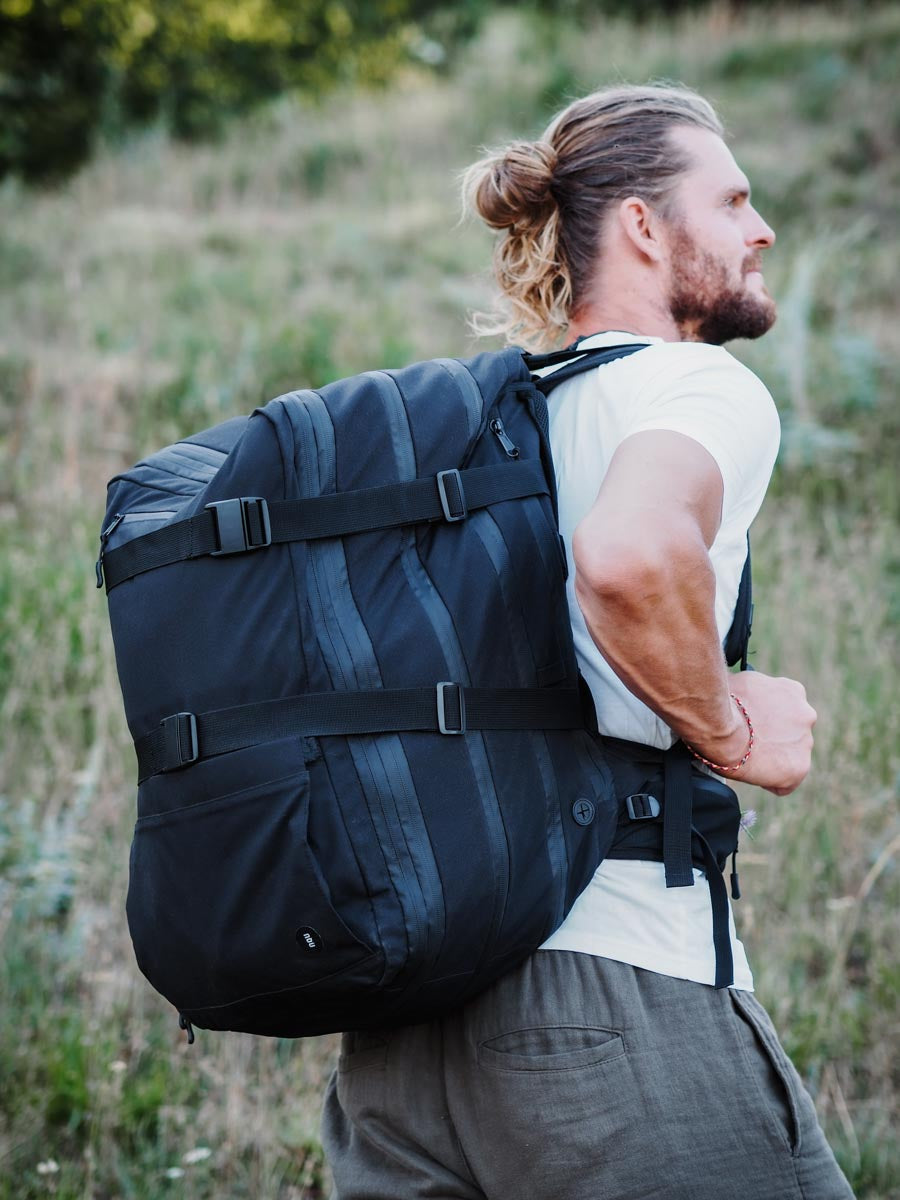 NEWQU NQ1 Modularer Rucksack am Bahnhof 35 Liter