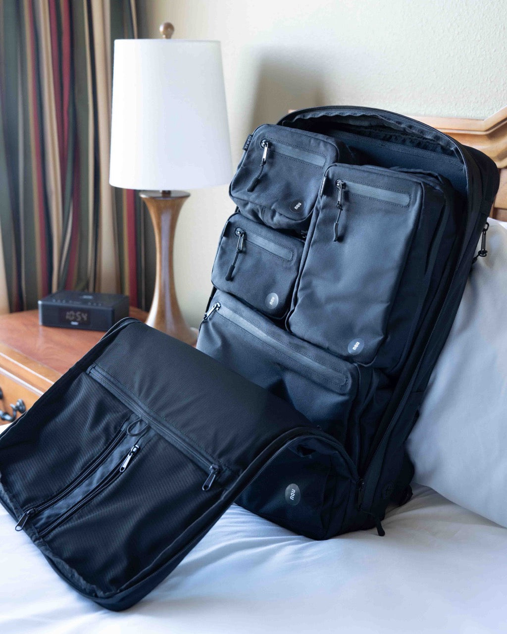 NQ1 Modularer Rucksack 35 Liter am Bahnhof